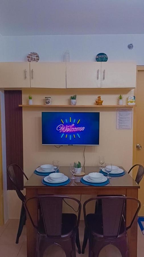 One Spatial Two Bedroom Condominium Unit With Pool And Gym Free Netflix And Wifi Iloilo City Eksteriør billede