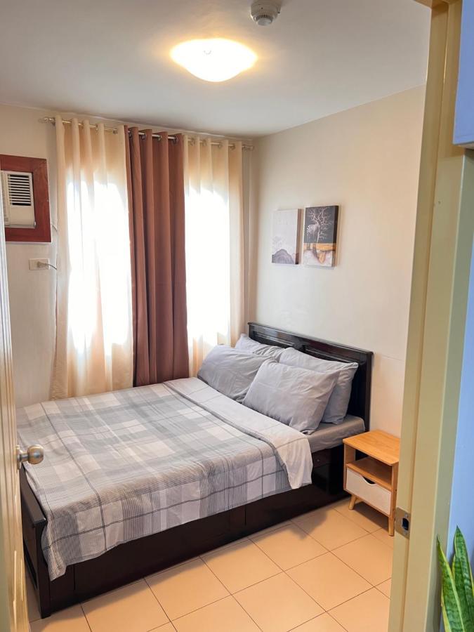 One Spatial Two Bedroom Condominium Unit With Pool And Gym Free Netflix And Wifi Iloilo City Eksteriør billede