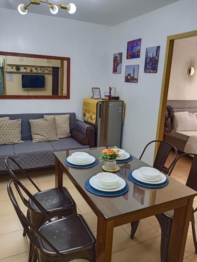 One Spatial Two Bedroom Condominium Unit With Pool And Gym Free Netflix And Wifi Iloilo City Eksteriør billede